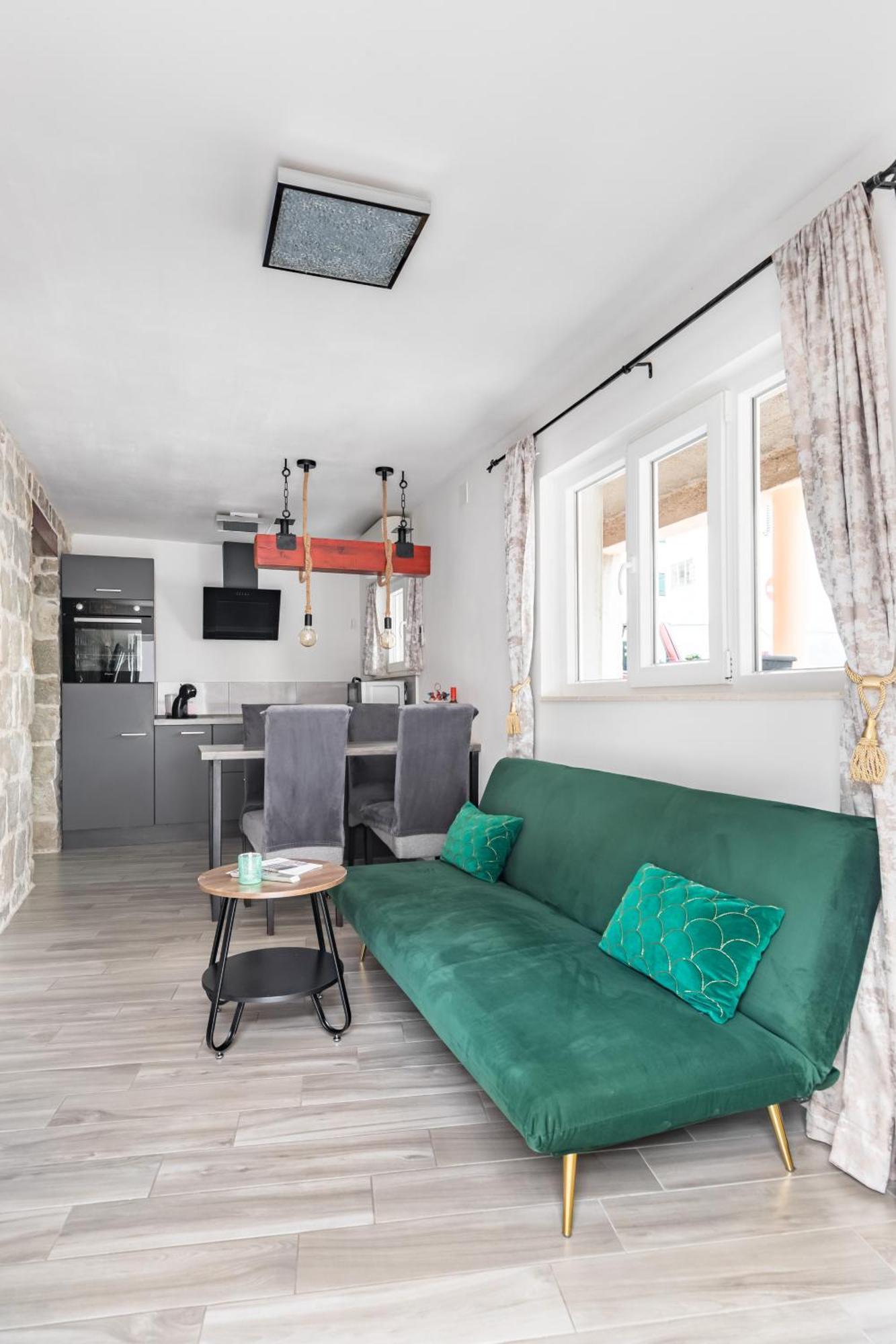 Heritage Apartman Geza In Centar With Private Parking Каштела Экстерьер фото
